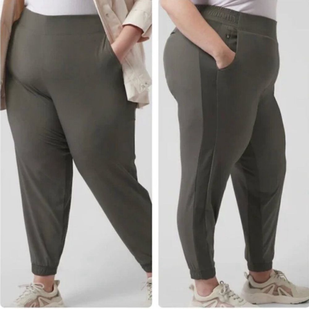NWT Athleta Brooklyn Ankle Pant/Jogger Featherweight Fabric Olive Green- Size 18